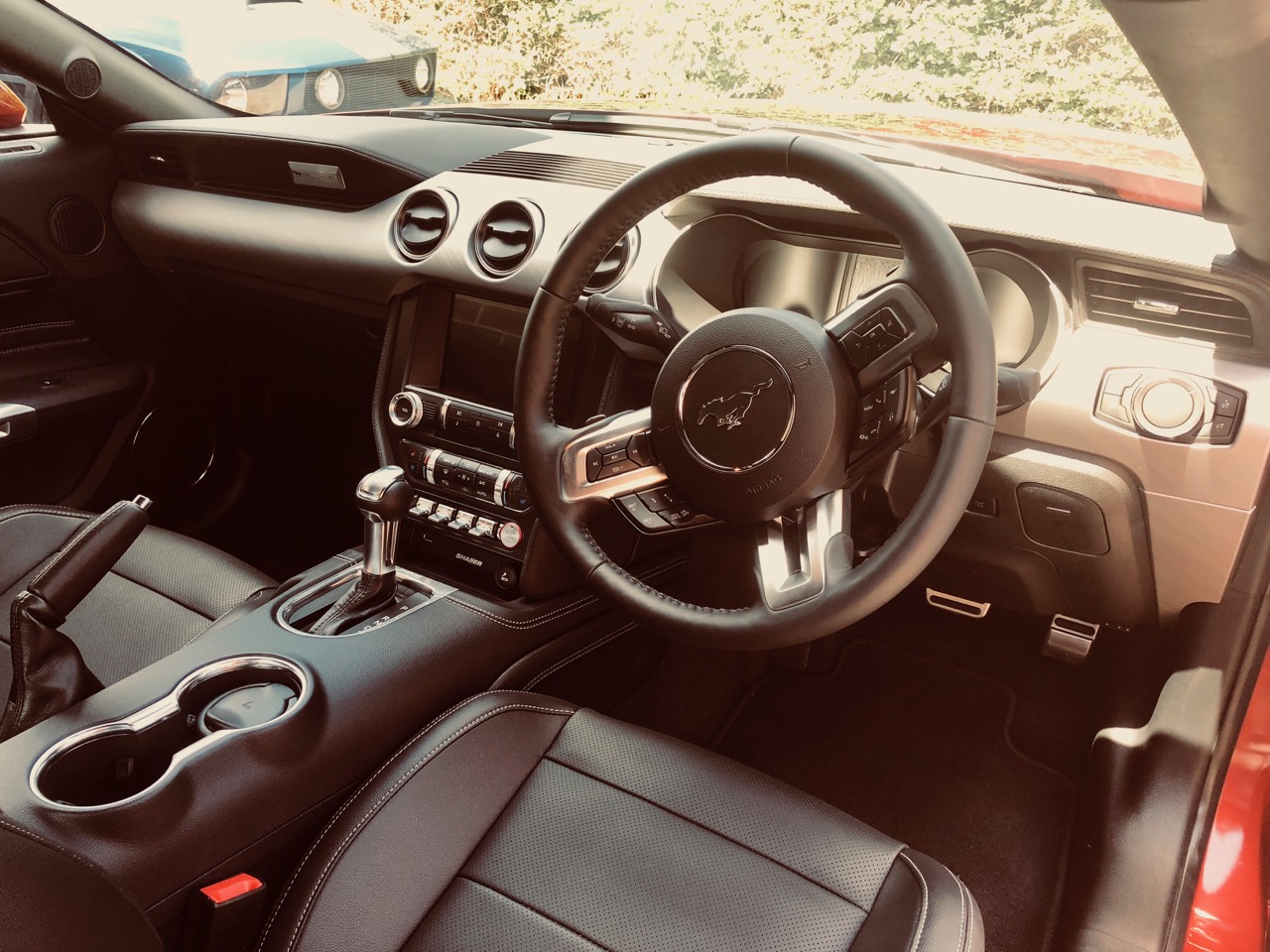 2018MustangRubyRedGT_Interior_01.jpg